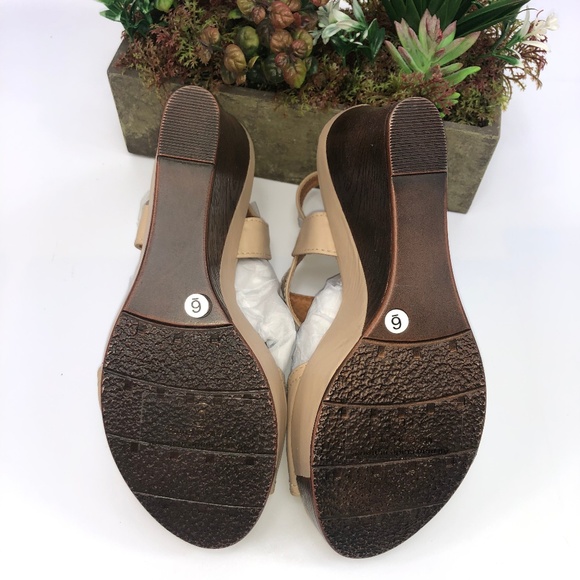 !SOLD! Lady Godiva Women's Open Toe Wedge Sandals - Picture 7 of 7